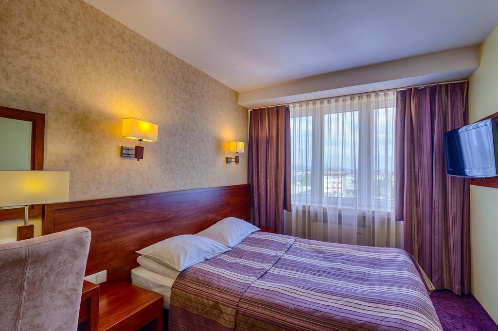 Hotel Beskid Nowy Sacz Ngoại thất bức ảnh