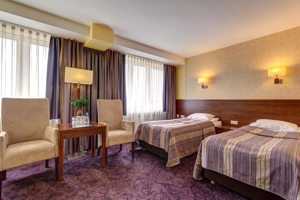 Hotel Beskid Nowy Sacz Ngoại thất bức ảnh