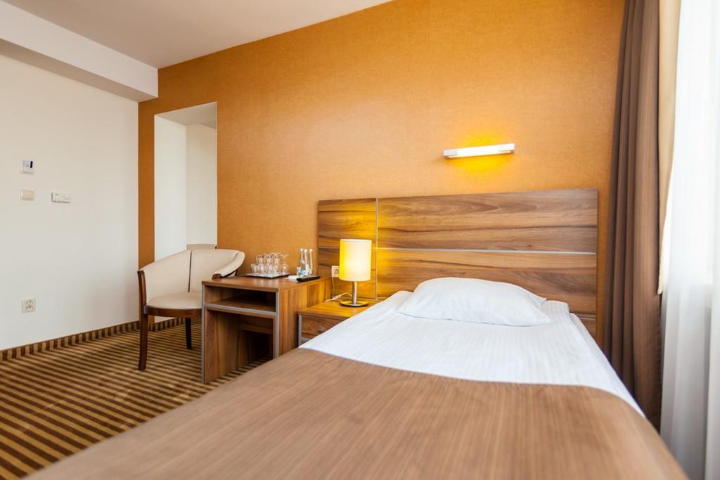 Hotel Beskid Nowy Sacz Ngoại thất bức ảnh