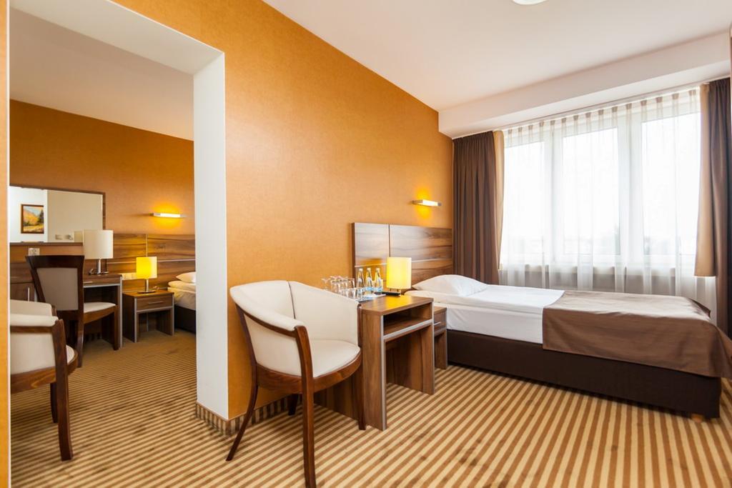 Hotel Beskid Nowy Sacz Ngoại thất bức ảnh